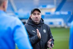 El Chacho Coudet está cerca de ser el nuevo DT de River y el Alavés tomó una decisión al respecto. El Chacho Coudet está cerca de ser el nuevo DT de River y el Alavés tomó una decisión al respecto.