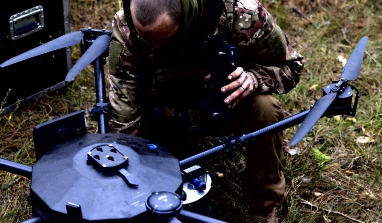 Ucrania continúa lanzando decenas de drones al suelo de Rusia. Foto Efe