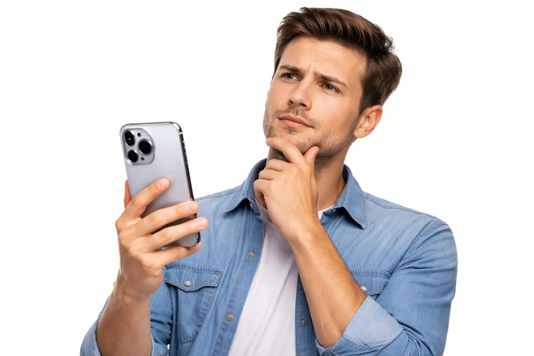 El uso incorrecto de cargadores no certificados puede afectar la vida útil de tu iPhone.