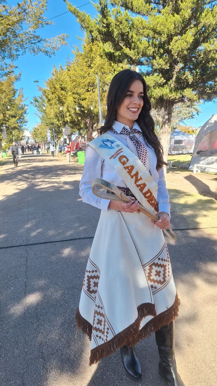 La embajadora de la Ganadería, Guadalupe Pérez Olmos, ya se encuentra en la Fiesta. La embajadora de la Ganadería, Guadalupe Pérez Olmos, ya se encuentra en la Fiesta.