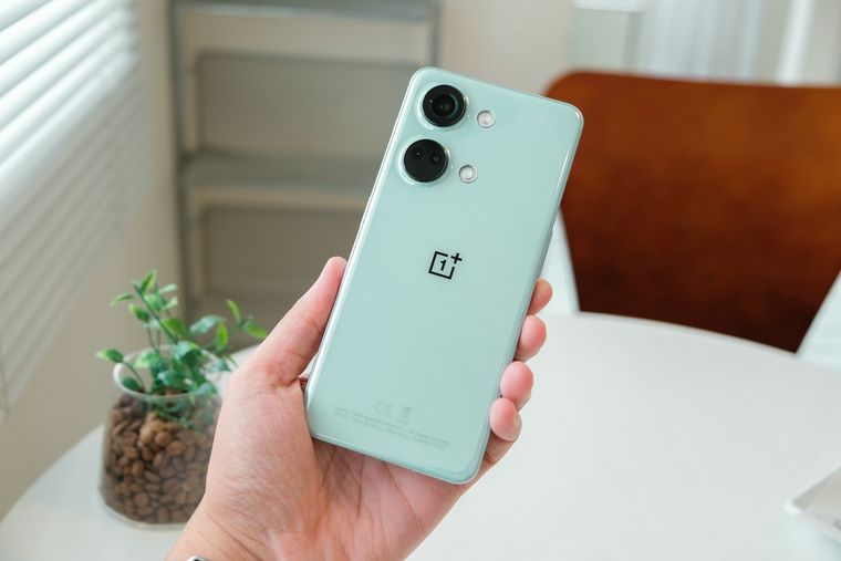 OnePlus aún no lanzó una actualización, y los usuarios buscan alternativas de protección. OnePlus aún no lanzó una actualización, y los usuarios buscan alternativas de protección.