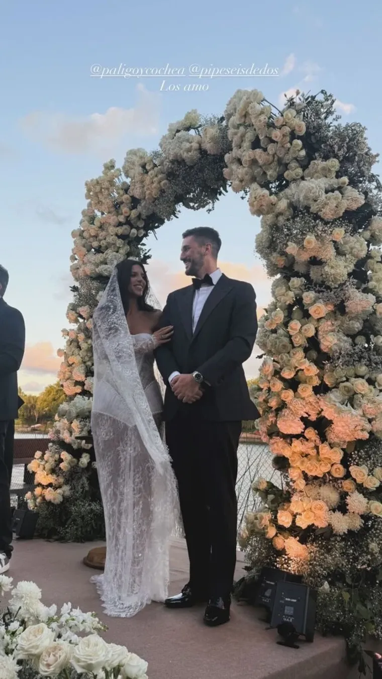 Paloma y Felipe dieron el "sí" tras 12 años de relación y dos hijos en común. Paloma y Felipe dieron el "sí" tras 12 años de relación y dos hijos en común.