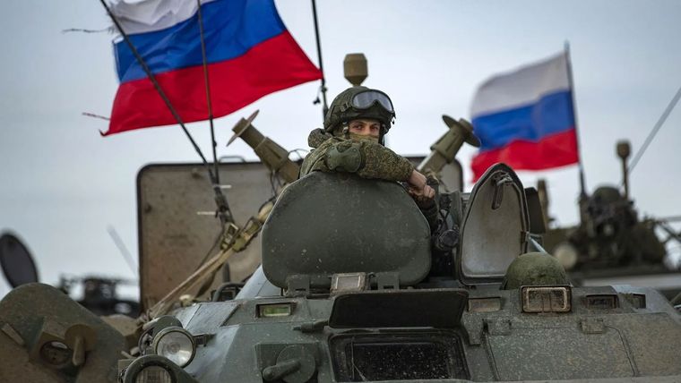 Rusia permanece en Ucrania. Foto: Sutherstock.