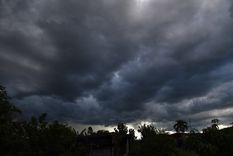 El pronóstico en Argentina anticipa tormentas fuertes en el centro del país y lluvias intensas en la Patagonia. El pronóstico en Argentina anticipa tormentas fuertes en el centro del país y lluvias intensas en la Patagonia.