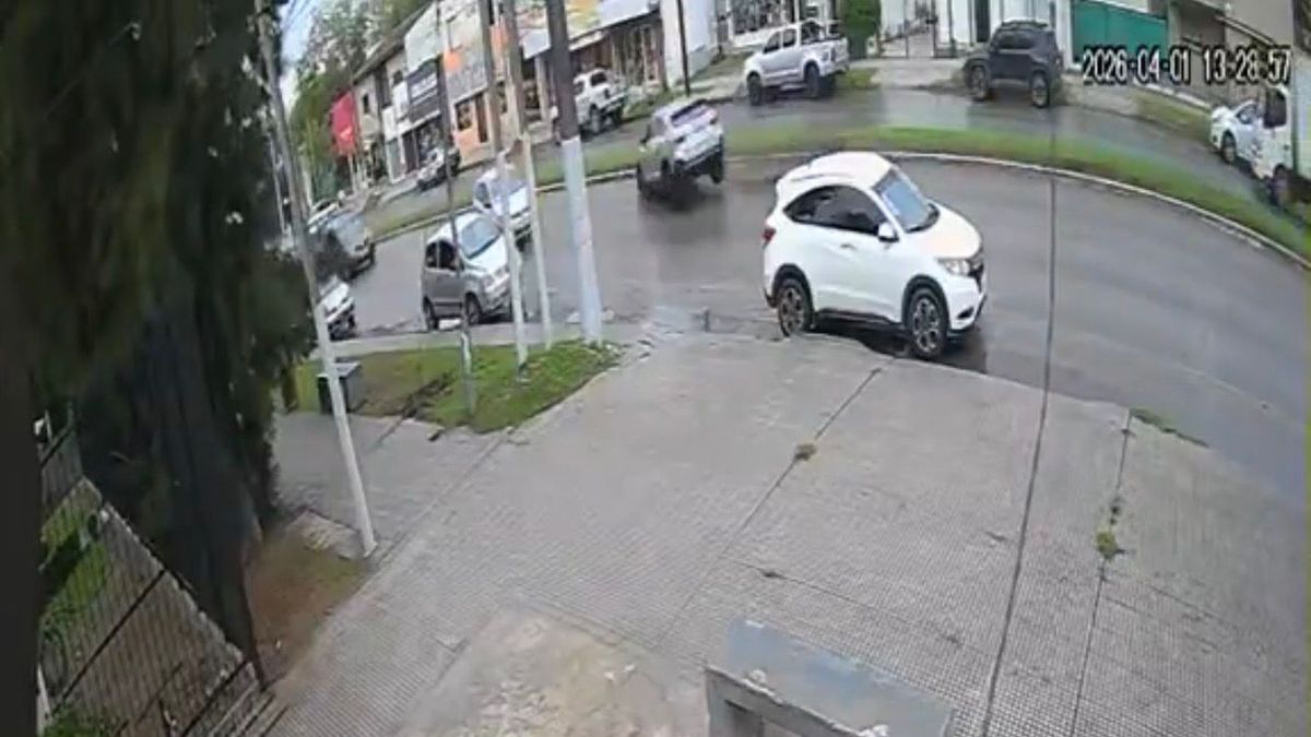 El duro accidente de un ex Boca a la salida de un entrenamiento: esquivó un camión y chocó a tres autos