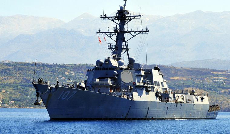 El buque USS Gravely de la Marina Estados Unidos opera frente a las costas de Venezuela. Foto U. S. Navy