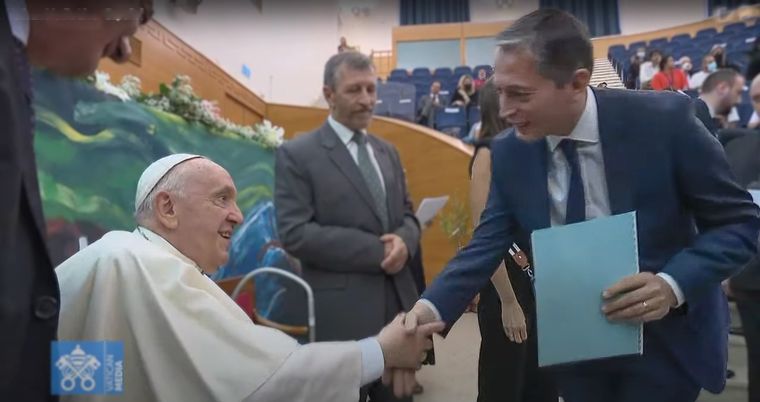 El Papa Francisco recibió hoy a Fernando Gray, uno de los principales adversarios de Máximo Kirchner en el PJ bonaerense.