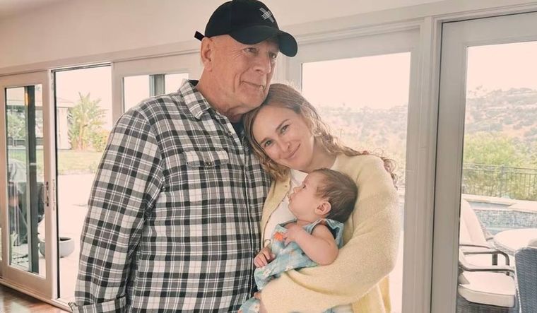 Bruce Willis junto a su hija Rumer y su nieta Lou.