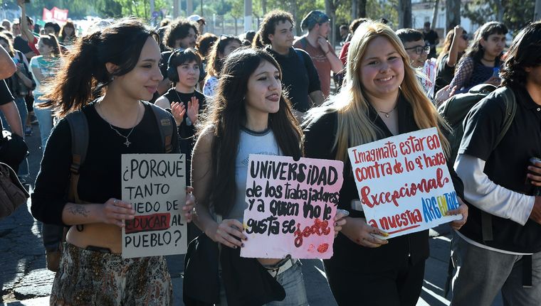 La mitad de los estudiantes en Argentina son pobres. Foto: Rodrigo DAngelo / MDZ