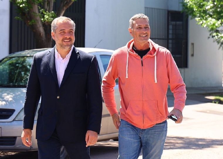 El intendente de Maipú Matías Stevanato junto al senador Alejandro Bermejo. Foto: Twitter Matías Stevanato