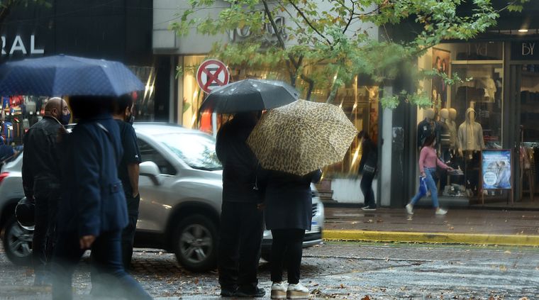 Vuelven las tormentas a Buenos Aires y se esperan bajas temperaturas para la mitad de semana.