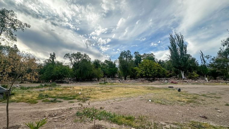 Habitantes del barrio Urundel aseguran que la zona quedó más insegura tras la erradicación del asentamiento. Habitantes del barrio Urundel aseguran que la zona quedó más insegura tras la erradicación del asentamiento.
