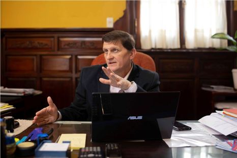 El ministro de Hacienda de Misiones, Adolfo Safrán, explicó la suspensión del cobro de Ingresos Brutos y su impacto en el sector empresarial. El ministro de Hacienda de Misiones, Adolfo Safrán, explicó la suspensión del cobro de Ingresos Brutos y su impacto en el sector empresarial.