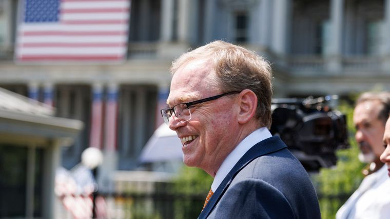 Kevin Hassett, una de las voces económicas más influyentes del entorno de Donald Trump.