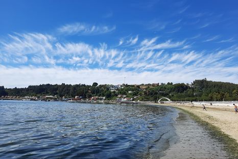 El pueblo de Dichato combina playa, costanera y ambiente tranquilo frente al mar del Biobío. El pueblo de Dichato combina playa, costanera y ambiente tranquilo frente al mar del Biobío.