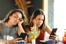 Los jóvenes de la Generación Z atraviesan una crisis de salud mental. Foto: Shutterstock