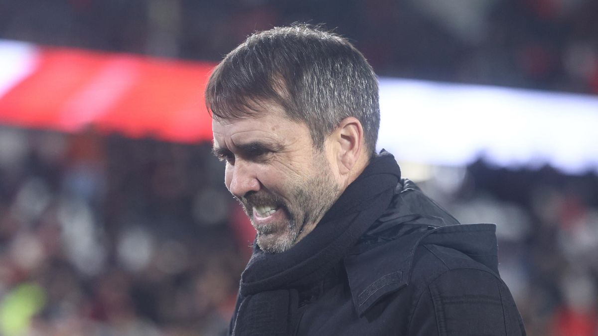 La tajante respuesta de Coudet sobre el futuro de Juanfer Quintero en River: 