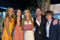 Juanes junto a su esposa e hijos