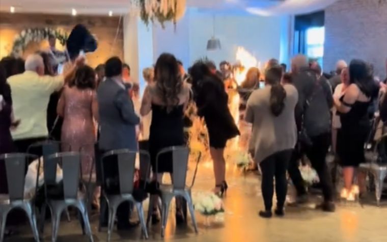 Captura del video de las llamas en plena boda. Foto: Captura de pantalla.