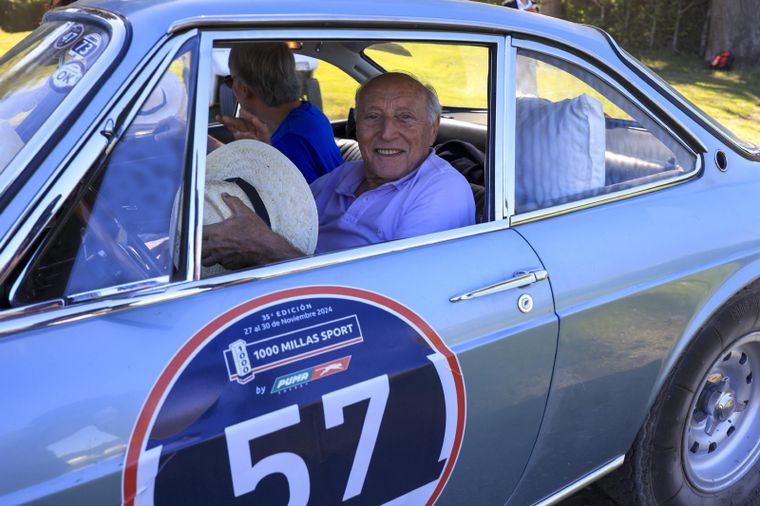 El escritor y empresario Eduardo Kovalivker en el Lake Party en Puerto Spiegel, Llao Llao, etapa final 1000 Millas Sport 202425.jpg