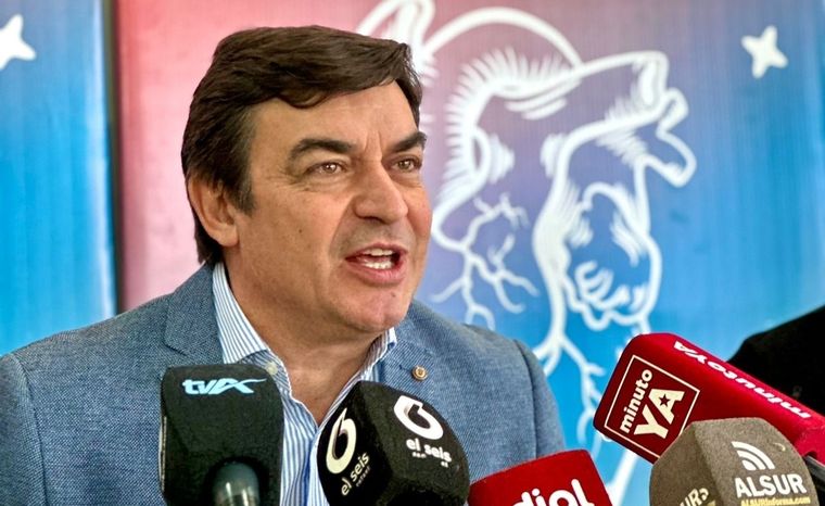 Omar De Marchi estuvo acompañado de los candidatos de legisladores del cuarto distrito. Foto: Twitter Omar De Marchi