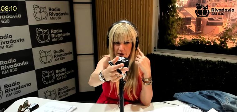 El pasado sábado 14 de diciembre, Viviana Canosa realizó el último programa del año en Radio Rivadavia. Foto: Captura de pantalla Youtube Radio Rivadavia AM 630.