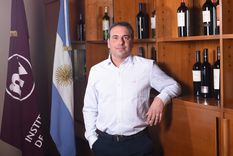 Martín Hinojosa, del INV.