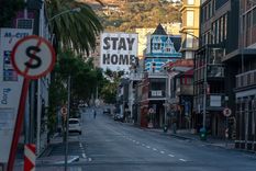 Ciudad del Cabo Las calles de las ciudades sudafricanas están hoy lejos del movimiento que caracteriza a las urbes del continente. Foto: EFE.