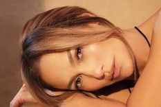 Jennifer Lopez rompe todos los esquemas y luce mejor con cada año que pasa Foto: Instagram @jlo