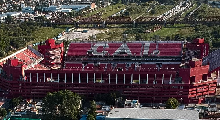 Independiente recibirá a Rosario Central con aforo limitado. Foto: NA