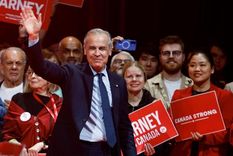 ¿Quién está dispuesto a defender Canadá conmigo?, dijo Mark Carney al dirigirse a los canadienses una vez conocida su victoria. Foto: Reuters