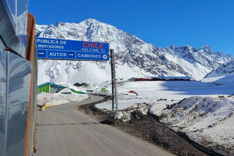 El cierre del corredor internacional se mantiene debido a las condiciones meteorológicas adversas en la zona cordillerana.