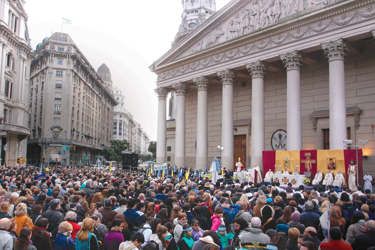 La celebración de la misa de Corpus Christi será en la Plaza de Mayo y con corte a los accesos.