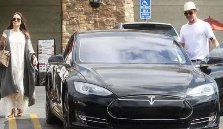 Fierrero Brad Pitt posee varios autos de lujo