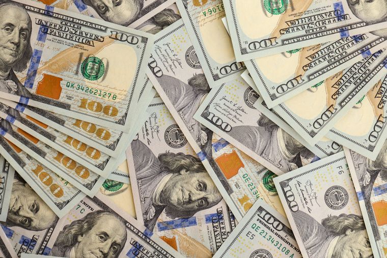 La inteligencia artificial trazó escenarios sobre un futuro con dólar en lugar de peso.