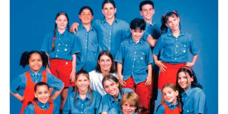 Un elenco de nuevos talentos será el encargado de interpretar las coreografías y canciones más recordadas. Un elenco de nuevos talentos será el encargado de interpretar las coreografías y canciones más recordadas.