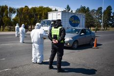 La Policía detuvo un vehículo que llevaba millones de pesos en el baúl y el conductor no los pudo justificar La Policía detuvo un vehículo que llevaba millones de pesos en el baúl y el conductor no los pudo justificar