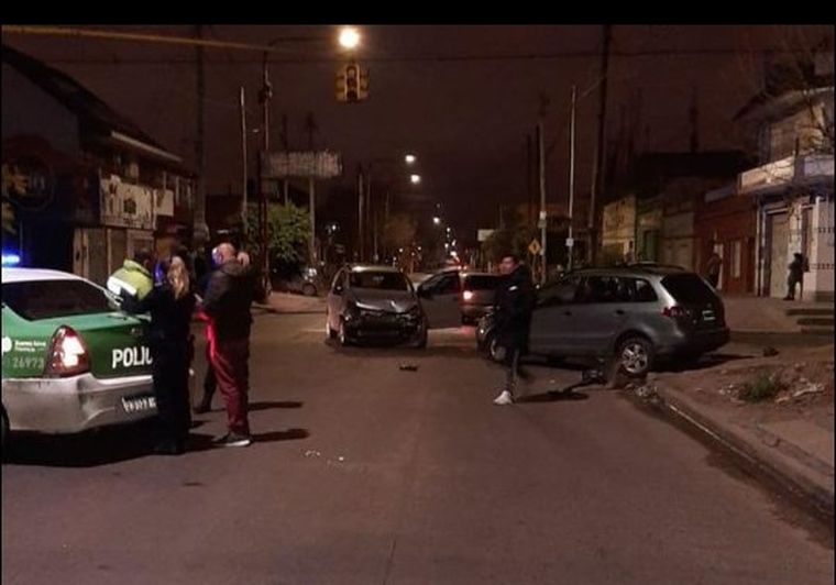 Operativo y choreo Los efectivos intervinieron en el accidente...y se llevaron 500 lucas. Foto: Infopoliciales.