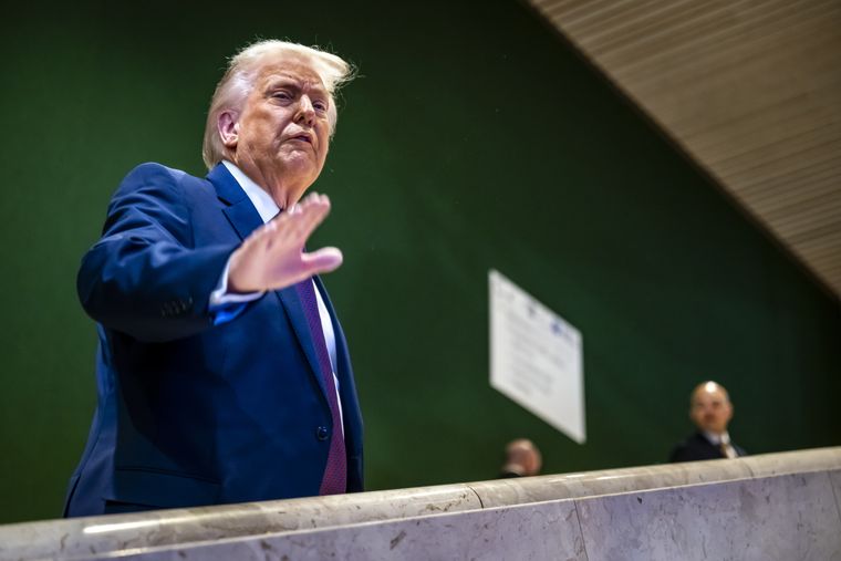 Donald Trump durante el acto de inauguración de la Junta de la Paz en Davos, Suiza.