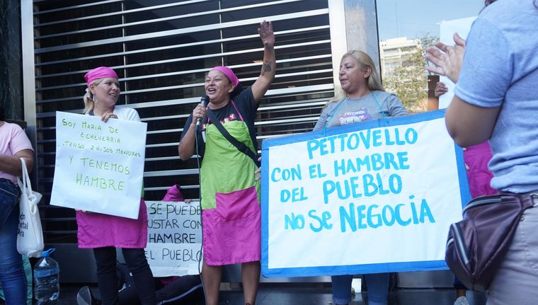 El reclamo a la ministra de Desarrollo Humano. Foto: Analía Melnik/MDZ