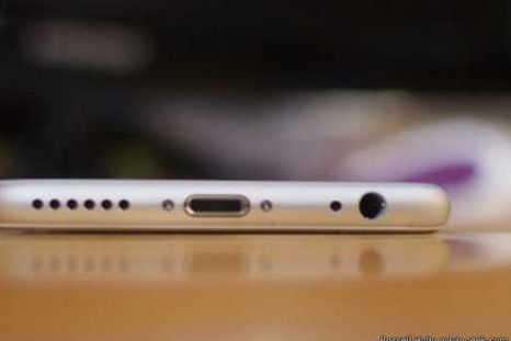 Apple bajo presión por quejas de que el iPhone 6 se dobla en el bolsillo