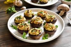 La mejor receta de champiñones rellenos al horno que pasarán a ser los elegidos de todos. &nbsp;