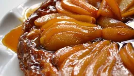 Cómo hacer tarta tatin de peras al caramelo paso a paso. Cómo hacer tarta tatin de peras al caramelo paso a paso.