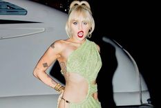 Miley Cyrus, nuevamente tema de debate tras su nuevo teaser con el tema Flowers.
