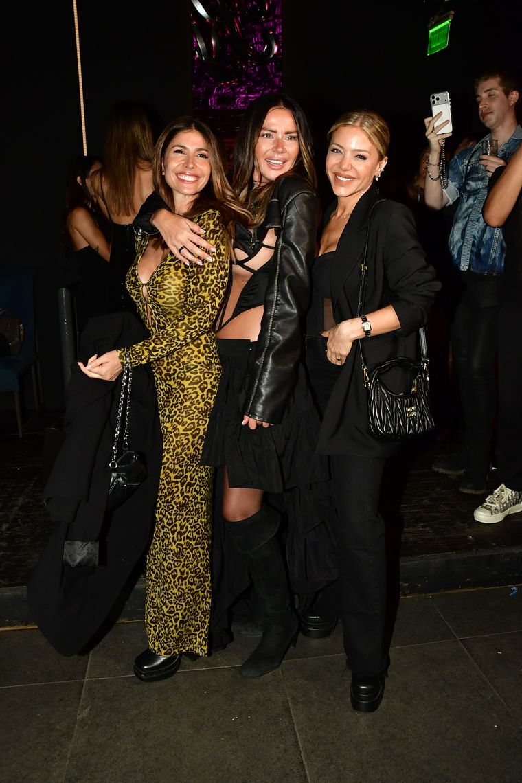 Karina Jelinek junto a sus amigas Majo Martino y Eva Anderson. Karina Jelinek junto a sus amigas Majo Martino y Eva Anderson.