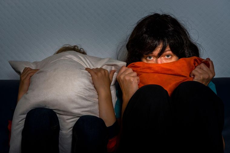 A pesar de que nos aceleran el pulso cardíaco, ver películas de terror puede ser bueno para nuestra ansiedad en la vida diaria. A pesar de que nos aceleran el pulso cardíaco, ver películas de terror puede ser bueno para nuestra ansiedad en la vida diaria.