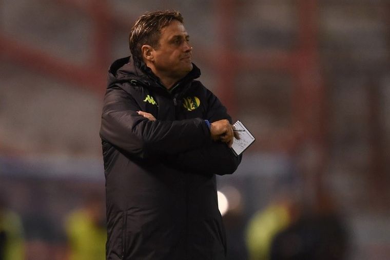 Ángel Guillermo Hoyos dirigiendo a Aldosivi de Mar del Plata hace algunos años. Ángel Guillermo Hoyos dirigiendo a Aldosivi de Mar del Plata hace algunos años. 