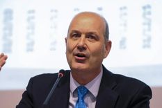 Federico Sturzenegger explicó que el propósito del proyecto de ley podría generar un cambio profundo en el esquema fiscal del país al abrir la posibilidad de modificar la Ley de Coparticipación Federal. Federico Sturzenegger explicó que el propósito del proyecto de ley podría generar un cambio profundo en el esquema fiscal del país al abrir la posibilidad de modificar la Ley de Coparticipación Federal.