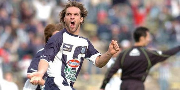 Iván Borgello, le dió toda la alegria los Tallarines.
