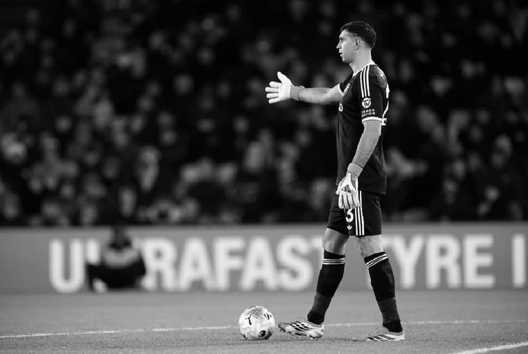 El campeón del mundo tuvo que ingresar de emergencia y no logró frenar la reacción del Newcastle.